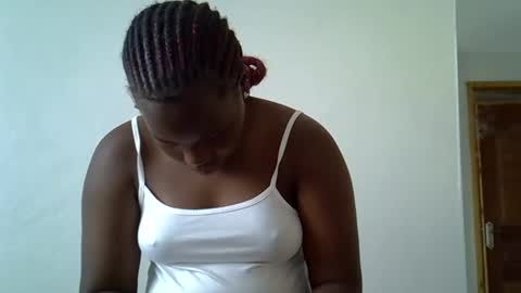 osoprettyebony online show from October 25, 11:07 am