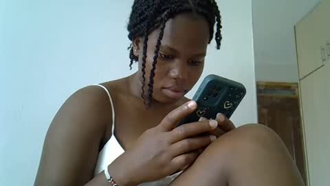 osoprettyebony online show from November 25, 9:09 am