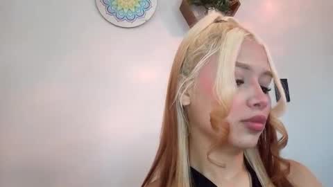 Snapshot of osornomaria268 chatting on September 14, 8:08 pm Paulina online show from September 14, 8:08 pm