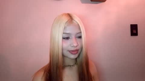 Snapshot of osornomaria268 chatting on September 17, 12:23 am Paulina online show from September 17, 12:23 am