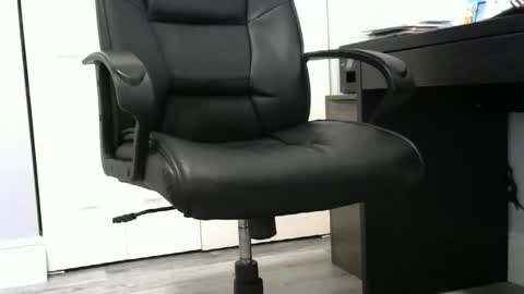 Ossi online show from December 2, 6:36 pm