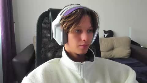 Snapshot of ostin_meoww chatting on September 22, 6:37 am Ostin online show from September 22, 6:37 am