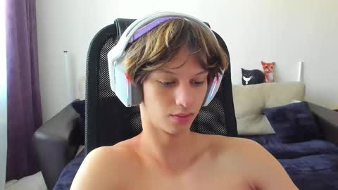 Snapshot of ostin_meoww chatting on September 26, 6:06 am Ostin online show from September 26, 6:06 am