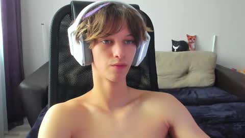 Snapshot of ostin_meoww chatting on September 28, 6:19 am Ostin online show from September 28, 6:19 am
