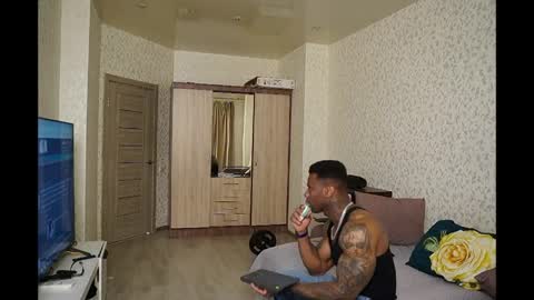 Ostine Brown online show from March 25, 6:14 pm