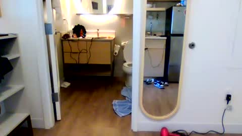 Snapshot of otherwonn11 chatting on June 1, 5:03 pm Chulo CLos online show from June 1, 5:03 pm