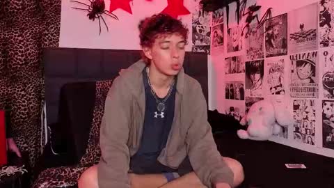 Snapshot of otter_star chatting on December 2, 3:45 am Princces Albert online show from December 2, 3:45 am