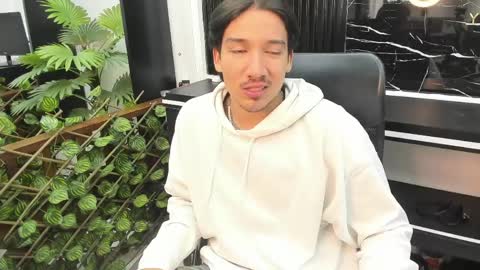 Otto Andrew online show from April 10, 4:39 am