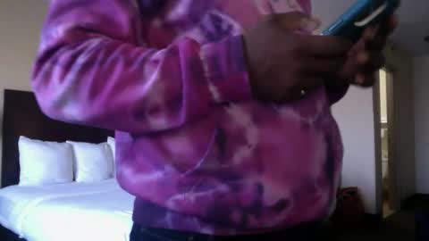 Snapshot of outkast8033 chatting on December 17, 8:48 pm Dude online show from December 17, 8:48 pm