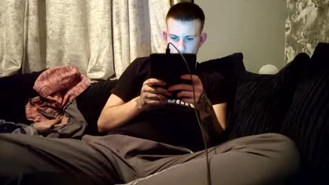 Snapshot of owen162462 chatting on February 23, 11:25 pm Owen kayz online show from February 23, 11:25 pm