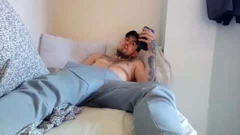 Snapshot of owen162462 chatting on March 6, 11:58 am Owen kayz online show from March 6, 11:58 am