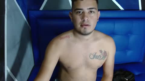 Snapshot of owen_hard_ chatting on January 17, 12:42 am owen_hard_ online show from January 17, 12:42 am