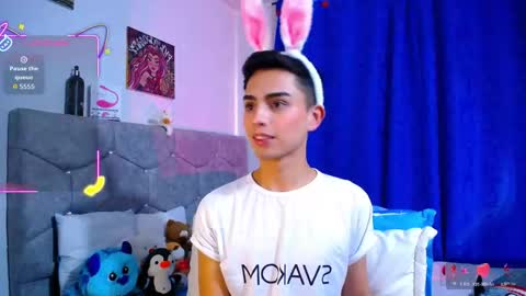 Owen  Independent model  online show from October 28, 7:05 pm