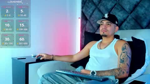 O W E N - S T O N E online show from December 17, 1:39 pm