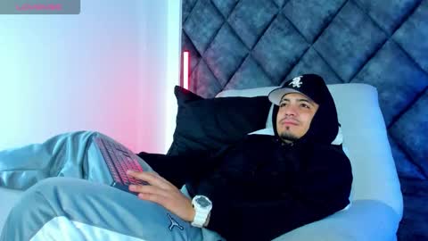 O W E N - S T O N E online show from December 18, 1:39 pm