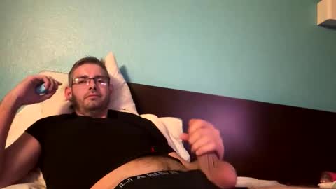 owunn online show from November 18, 6:07 am