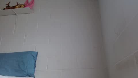 Snapshot of oxxy_jean chatting on February 23, 12:57 pm Jeannifer online show from February 23, 12:57 pm