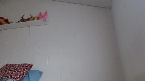 Snapshot of oxxy_jean chatting on February 24, 12:47 pm Jeannifer online show from February 24, 12:47 pm