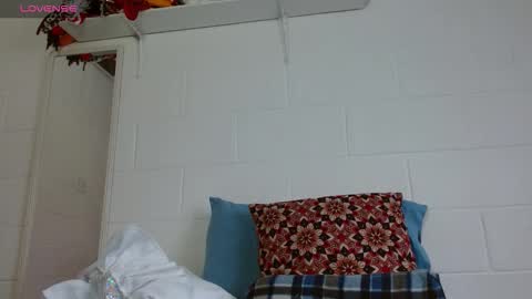 Jeannifer online show from March 3, 12:33 pm