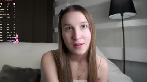 Snapshot of oziecarmona chatting on December 17, 1:33 am Caroline or just Lina online show from December 17, 1:33 am