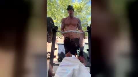 ozzie322516 online show from March 28, 9:14 pm