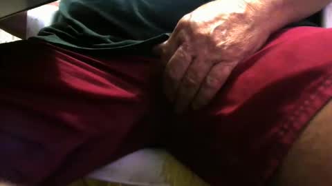 Snapshot of ozzienuts21153 chatting on March 2, 8:54 am ozzienuts21153 online show from March 2, 8:54 am