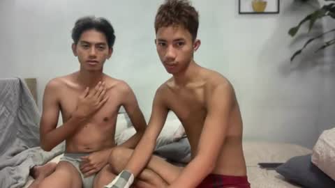 Snapshot of p1noytwink_xel chatting on June 19, 7:39 pm p1noytwink_xel online show from June 19, 7:39 pm