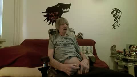 Snapshot of p83291869 chatting on March 1, 3:47 pm p83291869 online show from March 1, 3:47 pm