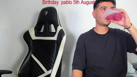 Snapshot of p_jhon chatting on July 17, 5:03 am P online show from July 17, 5:03 am
