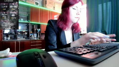 Snapshot of pa1e_pr1ncess chatting on January 1, 12:22 pm Ella online show from January 1, 12:22 pm