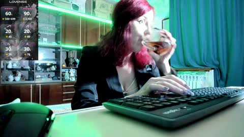 Snapshot of pa1e_pr1ncess chatting on January 1, 3:46 pm Ella online show from January 1, 3:46 pm