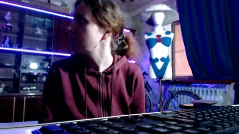 Ella online show from April 23, 6:36 am
