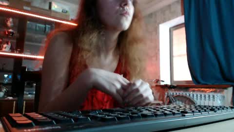 Ella online show from May 16, 10:47 am