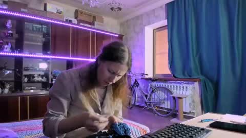 Ella online show from May 25, 6:41 am