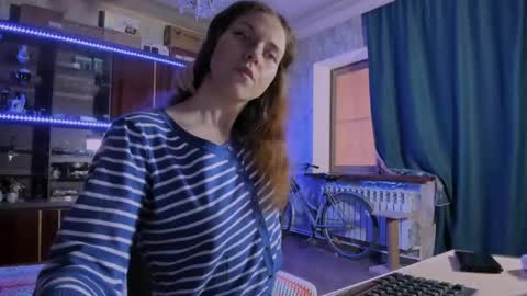 Ella online show from May 31, 7:48 am