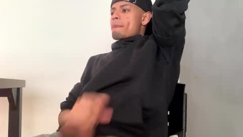 Snapshot of pablocruz2000 chatting on November 1, 5:37 pm LoneWolf online show from November 1, 5:37 pm