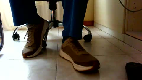 Snapshot of pablomenesssl chatting on December 24, 9:39 am Pablo Meness online show from December 24, 9:39 am