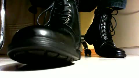 Snapshot of pablomenesssl chatting on January 5, 4:59 pm Pablo Meness online show from January 5, 4:59 pm