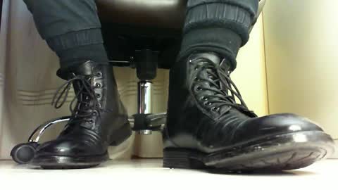 Snapshot of pablomenesssl chatting on January 19, 9:45 pm Pablo Meness online show from January 19, 9:45 pm