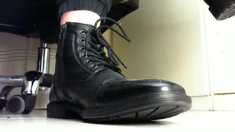 Snapshot of pablomenesssl chatting on February 9, 6:05 pm Pablo Meness online show from February 9, 6:05 pm