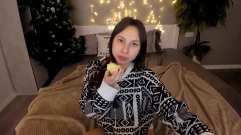 Snapshot of paigeprado chatting on January 5, 5:27 pm Paige online show from January 5, 5:27 pm