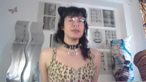 Snapshot of painprince69 chatting on March 16, 5:44 am Pain Prince online show from March 16, 5:44 am