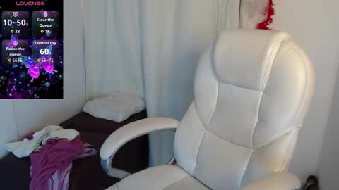 paiper online show from November 30, 11:58 am