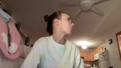 Snapshot of paisleysnowxo chatting on March 11, 2:32 am paisleysnowxo online show from March 11, 2:32 am