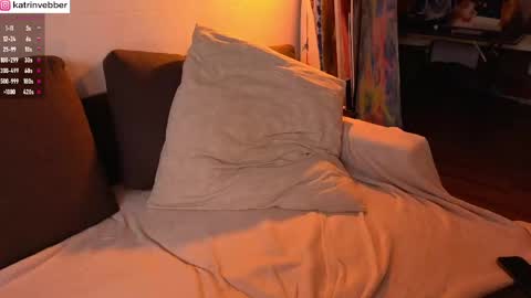 Katrin Vebber online show from April 15, 8:20 pm