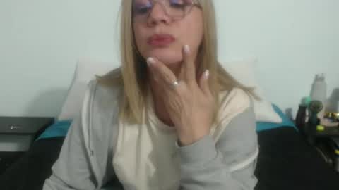 paloma online show from May 2, 2:49 am