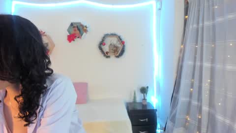 Paloma  online show from December 6, 9:13 pm