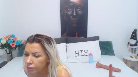 PAMEL ISSY online show from February 2, 9:40 am