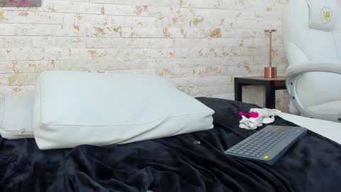 Pamela West online show from December 27, 10:37 pm