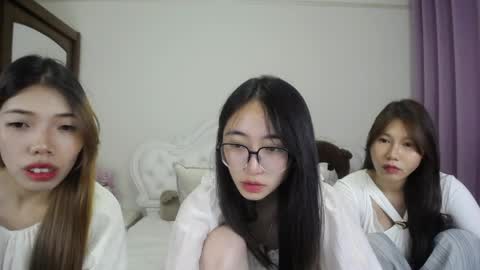 pamelabecke online show from May 12, 7:49 am